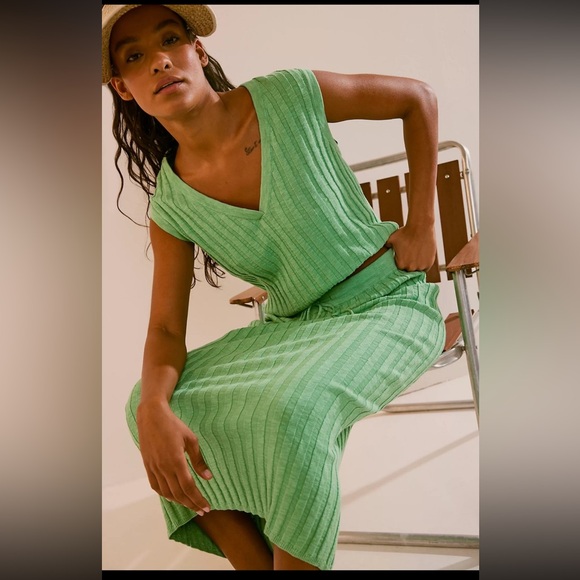 Green Sleeveless Ribbed Set - Picture 3 of 7